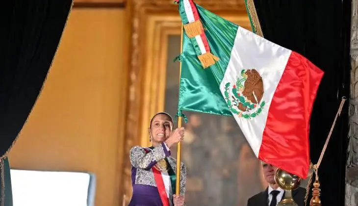 Así cambió el Grito de Sheinbaum entre 2025 y 2026